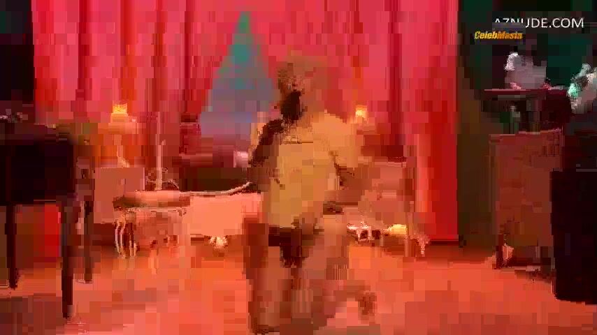 Sabrina Carpenter Shows Underwear Scene In Saturday Night Live - Photo 1 of 5 photo 5