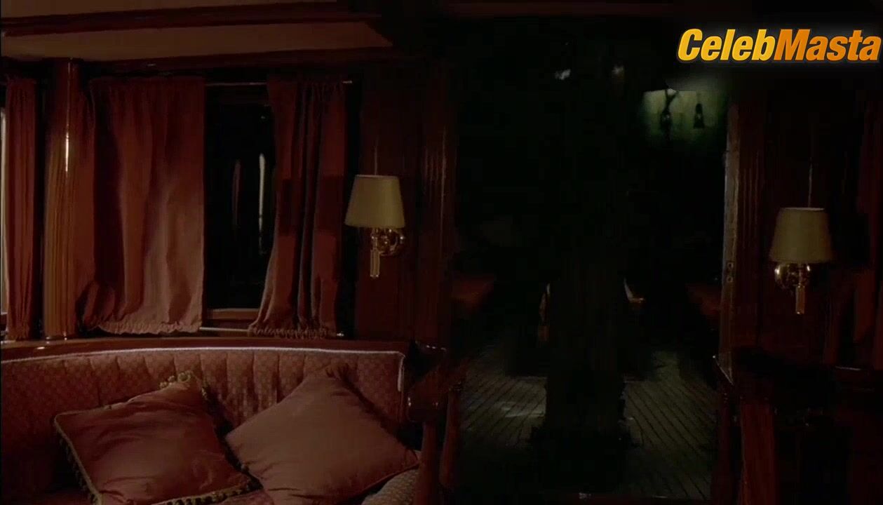 Scarlett Johansson ’s Hot Scene In A Good Woman - Photo 1 of 5 photo 2
