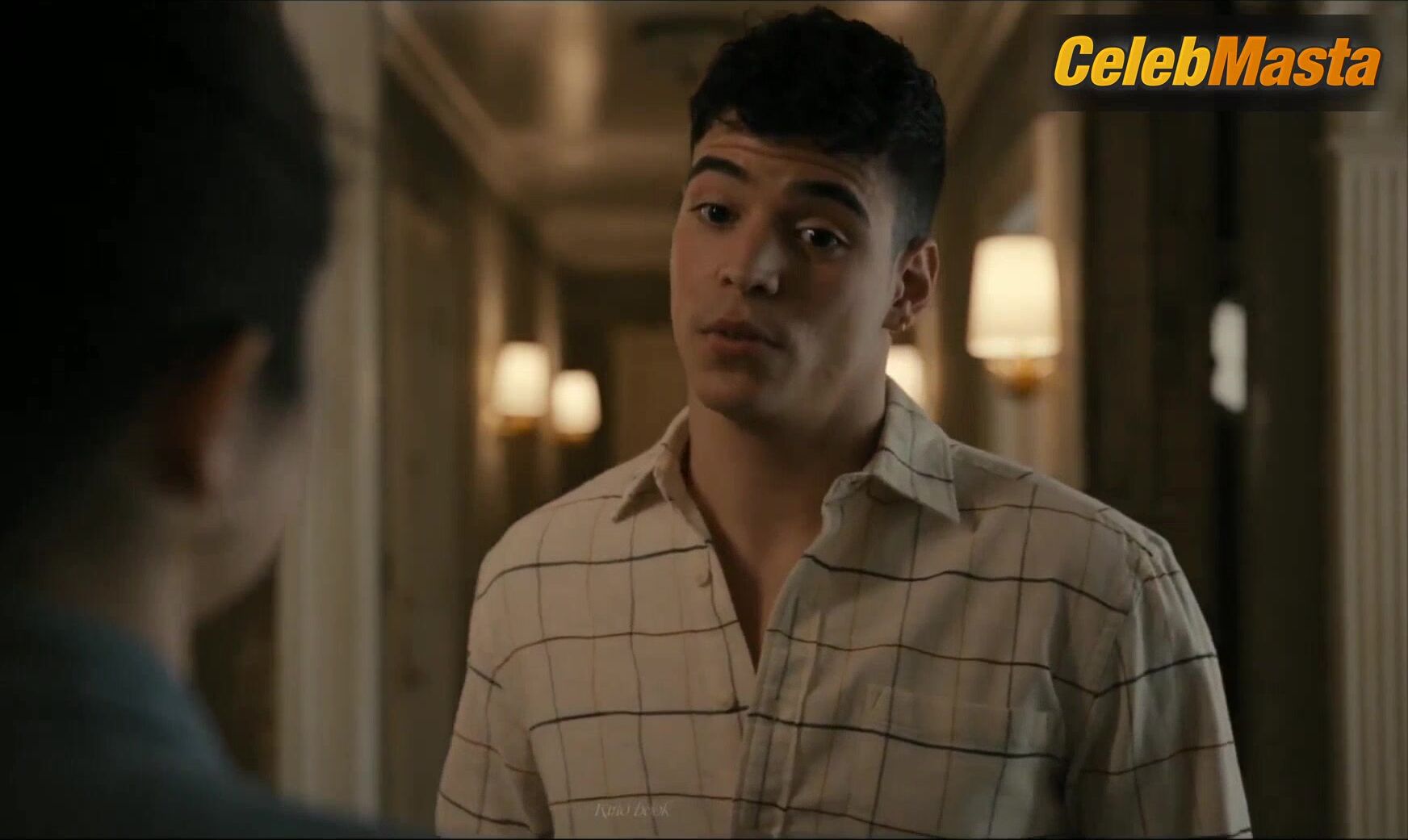 Selena Gomez Steamy Scene In Only Murders In The Building - Photo 1 of 5 photo 2