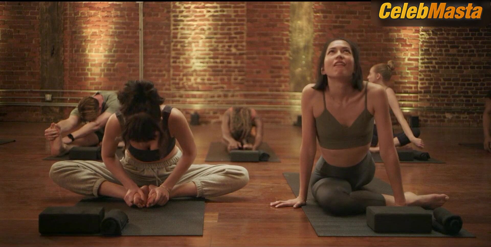 Dakota Johnson And Sonoya Mizuno Show Off Sexy Scene In Am - Photo 1 of 5 photo 5