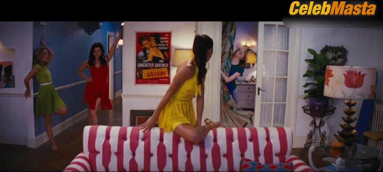 Sonoya Mizuno ’s Underwear Scene In La La Land - Photo 2 of 5