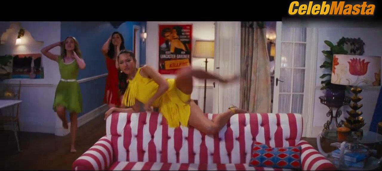 Sonoya Mizuno ’s Underwear Scene In La La Land - Photo 2 of 5 photo 5