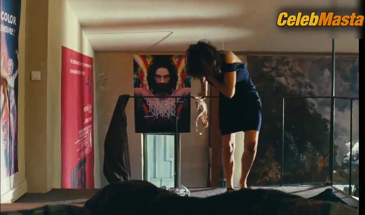Sophie Marceau Ass, Tits Scene From Un Bonheur - Photo 2 of 5