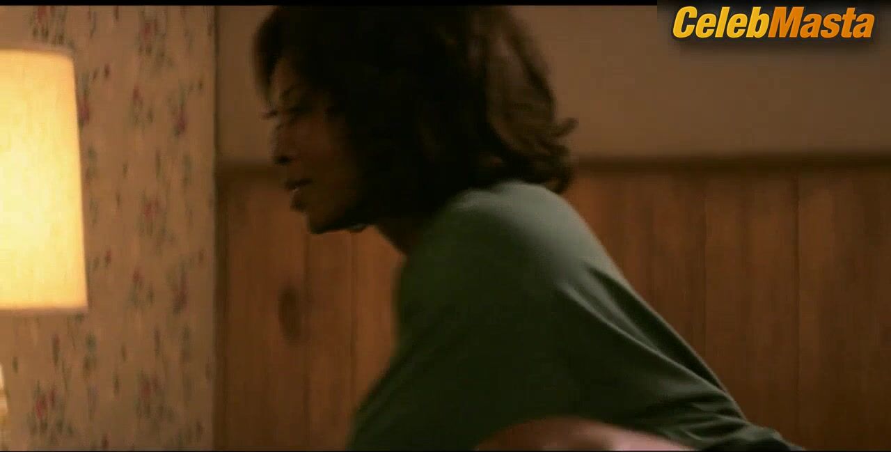 Sydelle Noel Flaunts Underwear Scene In Glow - Photo 3 of 5 photo 5