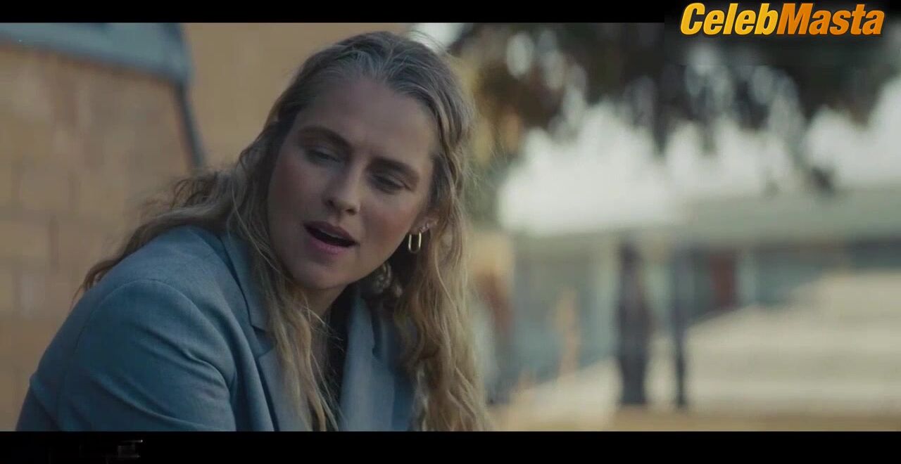 Teresa Palmer Flaunts Tits In Swimsuit Scene In The Last - Photo 1 of 5