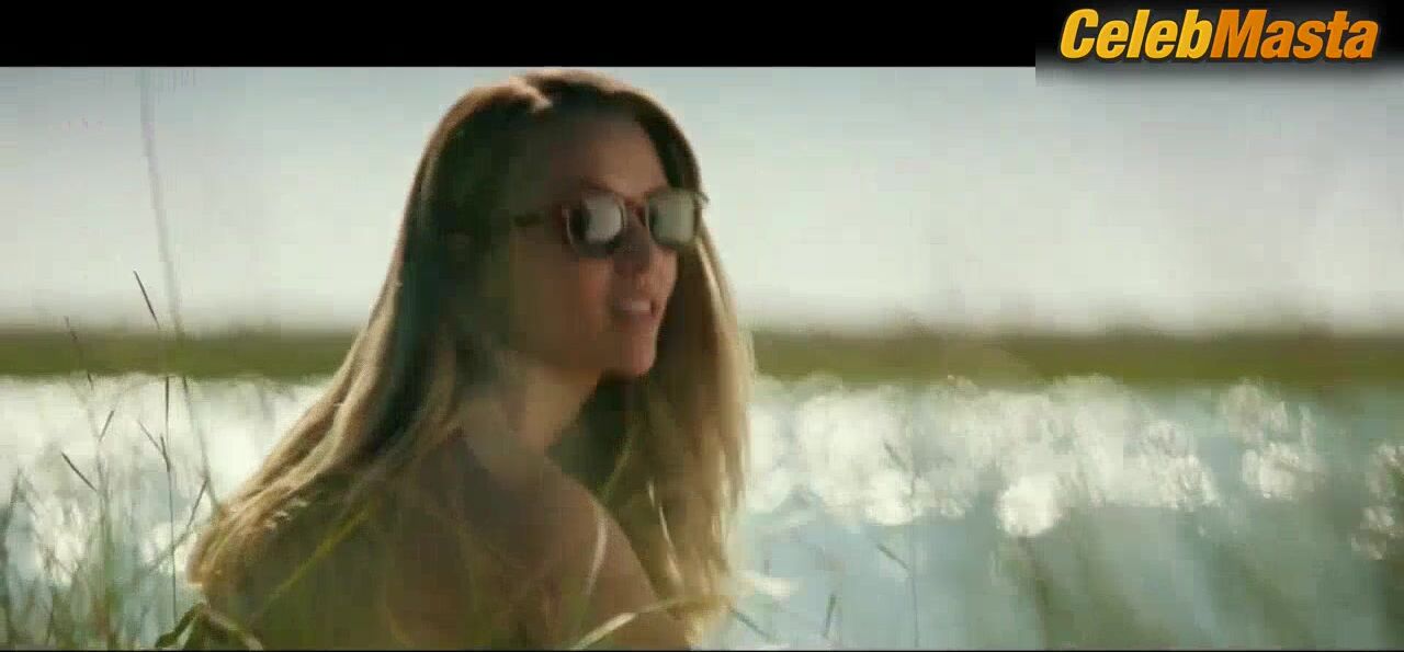Teresa Palmer Swimsuit Scene In The Choice - Photo 3 of 5 photo 5