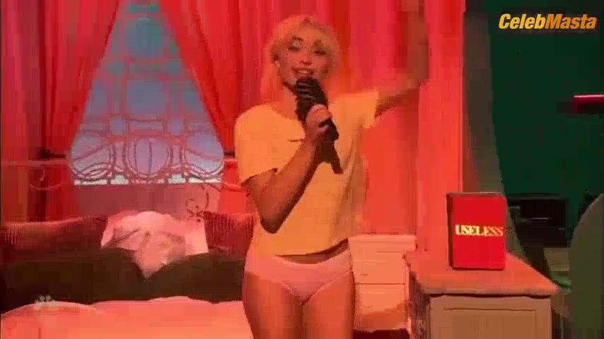Sabrina Carpenter Flaunts Underwear Scene In Saturday Night - Photo 1 of 5 photo 2
