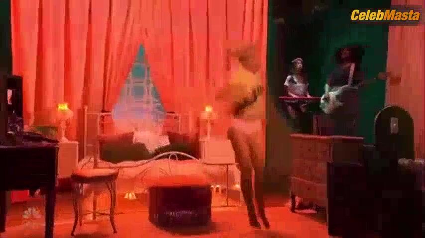 Sabrina Carpenter Flaunts Underwear Scene In Saturday Night - Photo 1 of 5 photo 5