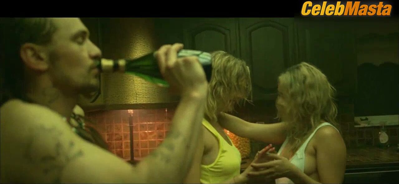 Vanessa Hudgens ’ Hot Scene In Spring Breakers - Photo 1 of 5 photo 4