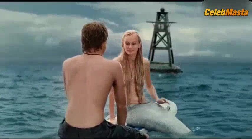 Sara Paxton ’s Sexy Scene From Aquamarine - Photo 1 of 5