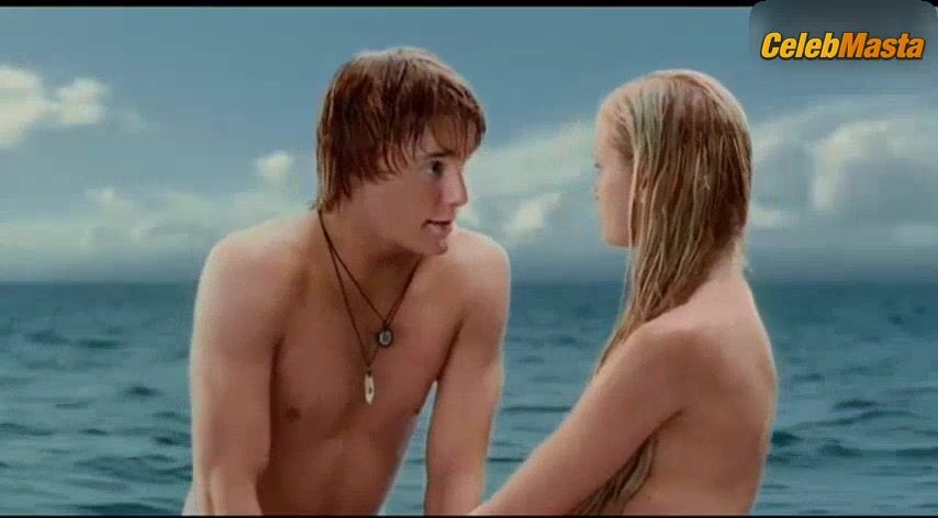Sara Paxton ’s Sexy Scene From Aquamarine - Photo 1 of 5 photo 2