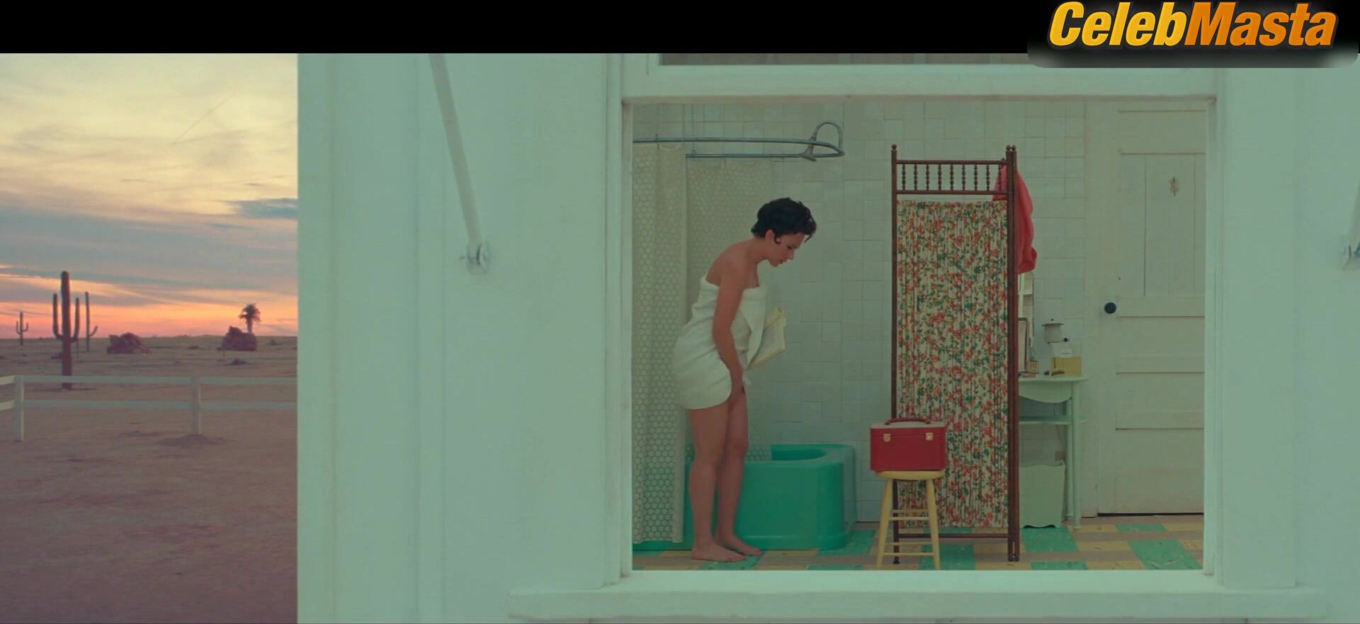 Katy Heffernan-smith Scarlett Johansson And ’s Body Double, - Photo 2 of 5 photo 1