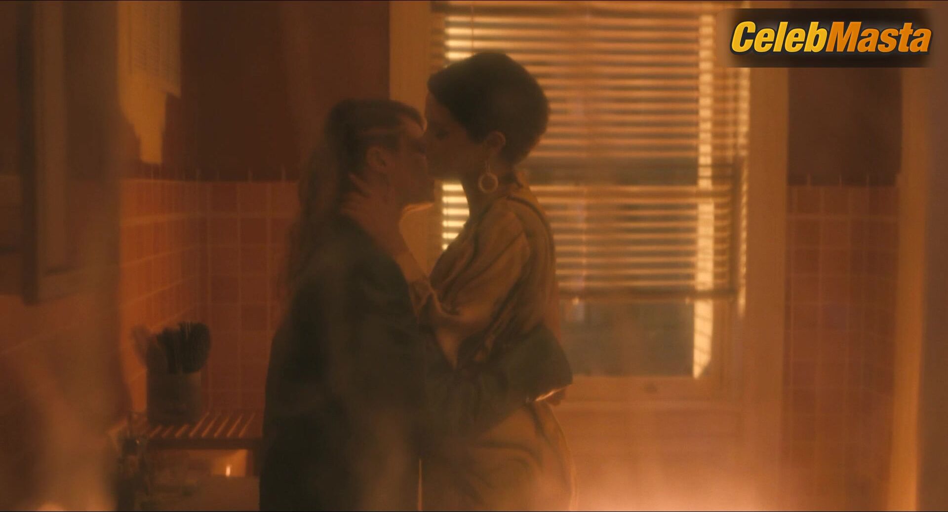 Cara Delevingne Selena Gomez And Lesbian Scene From Only - Photo 1 of 5