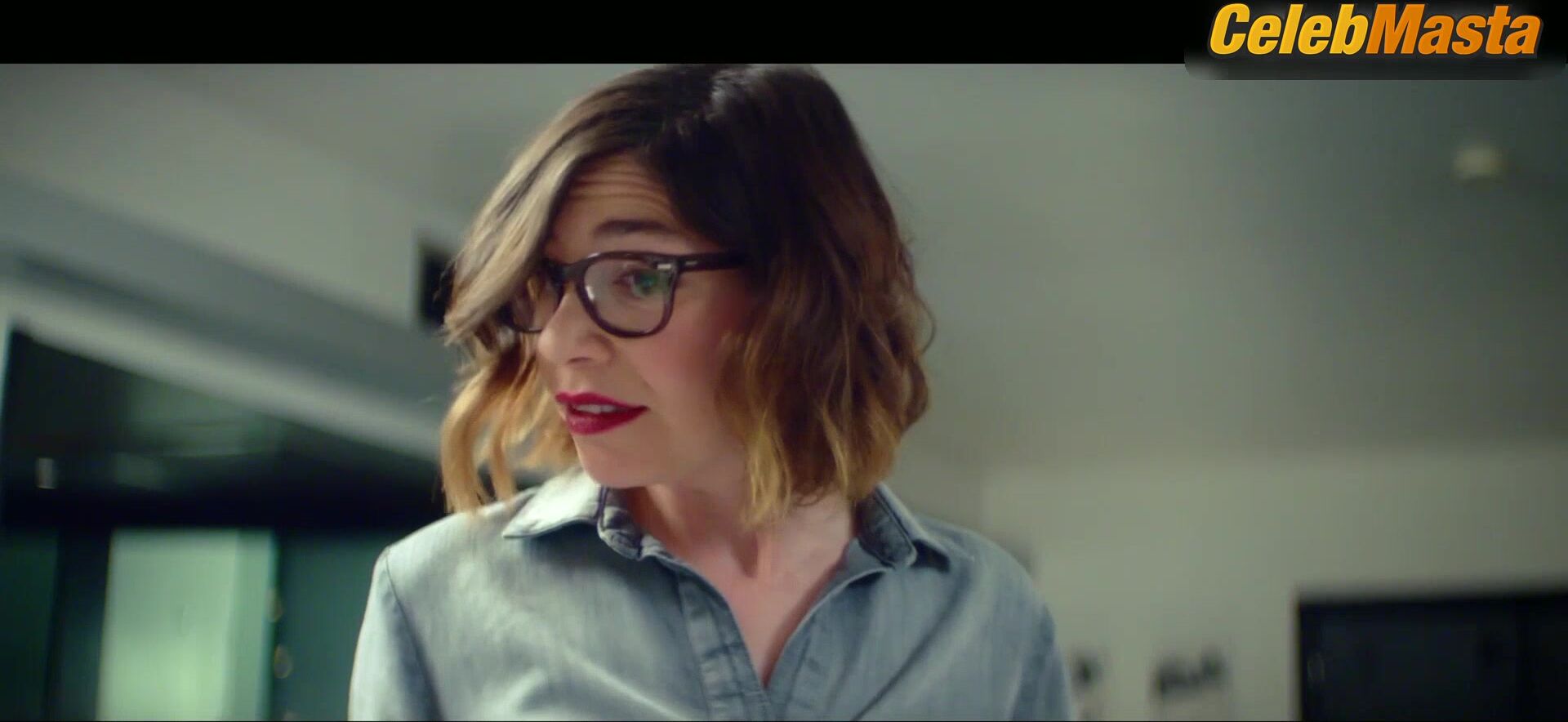 Dakota Johnson And St. Vincent Show Underwear, Lesbian - Photo 2 of 5 photo 4