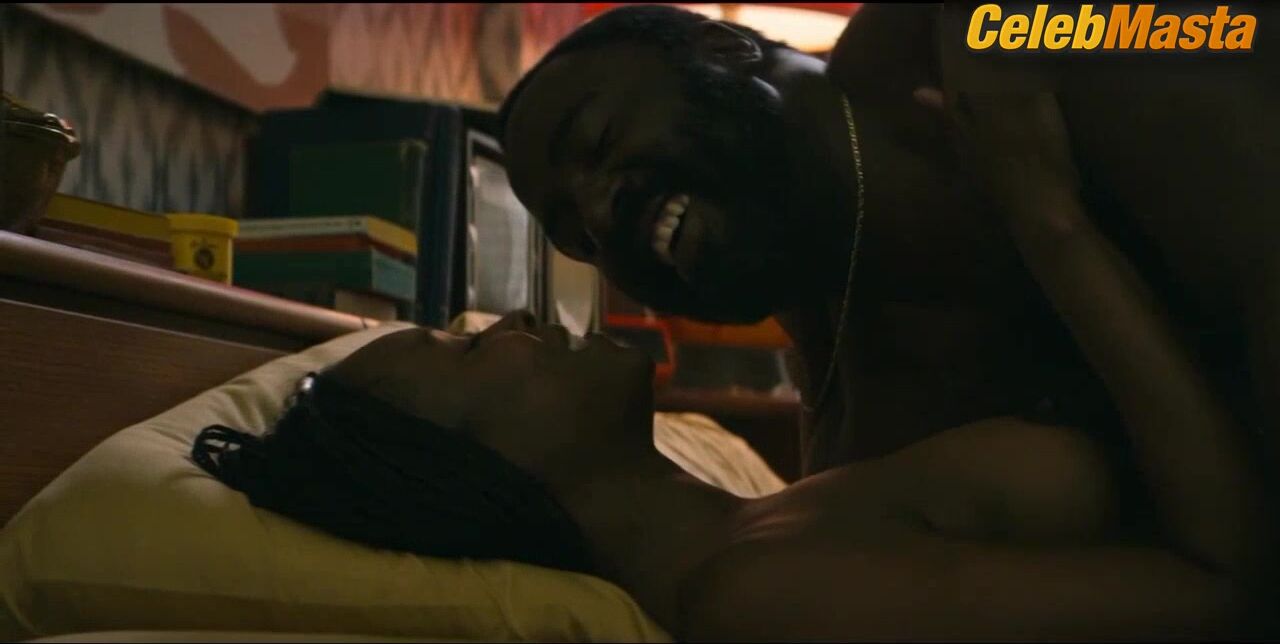 Sydelle Noel ’s Tits Scene In Glow - Photo 2 of 5 photo 4