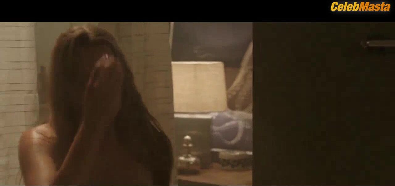Teresa Palmer ’s Underwear Scene From Lights Out - Photo 2 of 5 photo 4