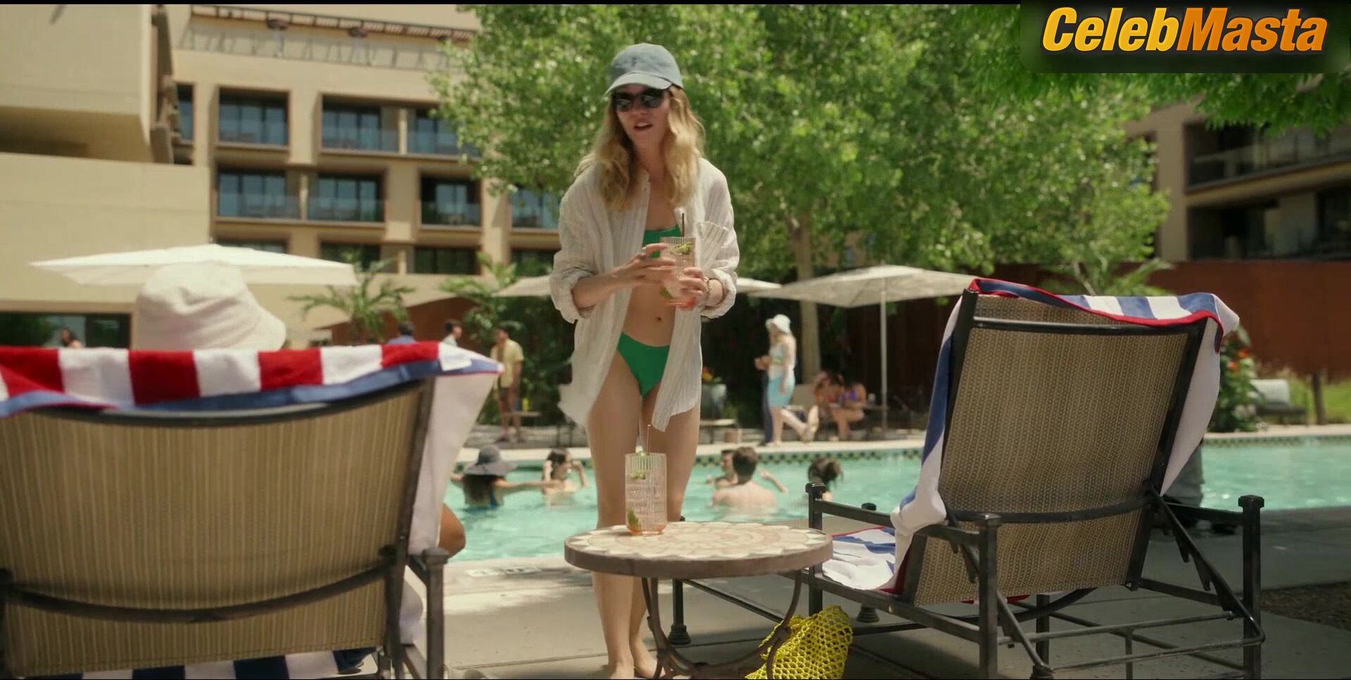 Damaris Vega Willa Fitzgerald And Swimsuit Scene In Pulse - Photo 1 of 5