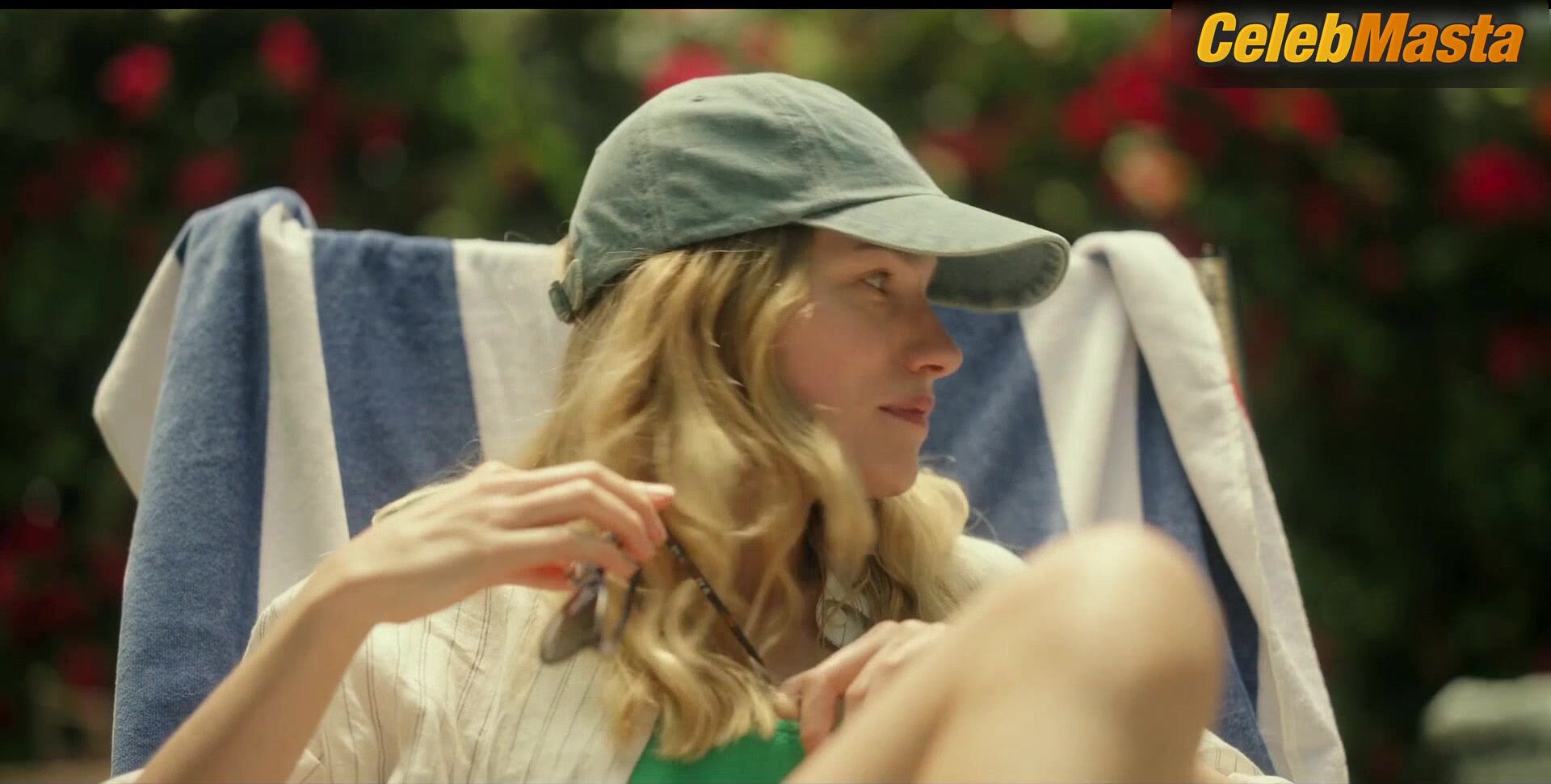 Damaris Vega Willa Fitzgerald And Swimsuit Scene In Pulse - Photo 1 of 5 photo 2