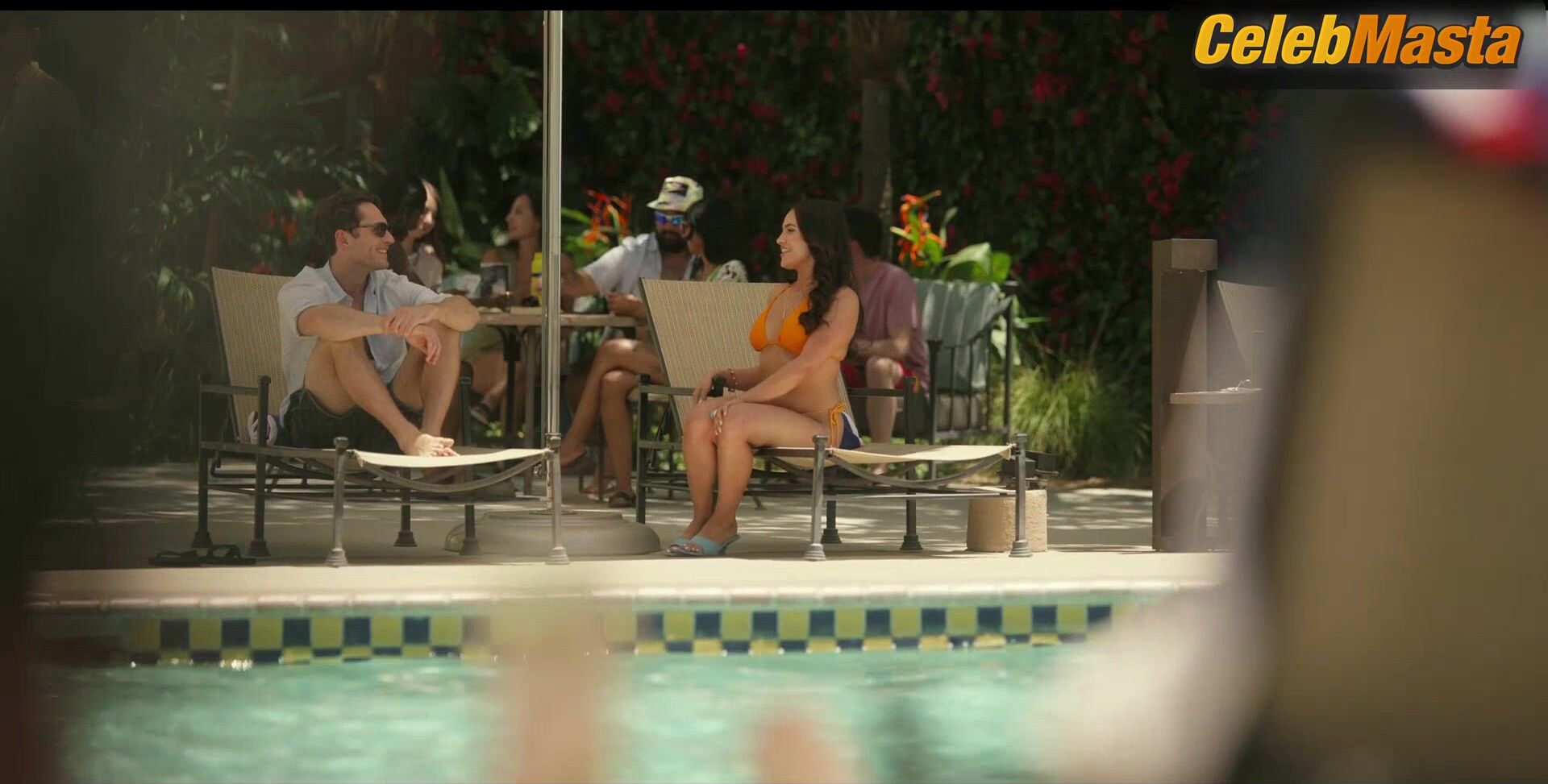 Damaris Vega Willa Fitzgerald And Swimsuit Scene In Pulse - Photo 1 of 5 photo 4