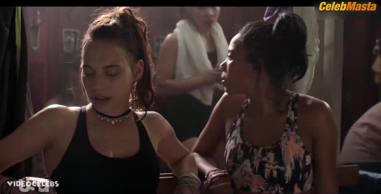 Willa Fitzgerald Bares Booty And Boobs Scene In Dare Me - Photo 2 of 5 photo 4