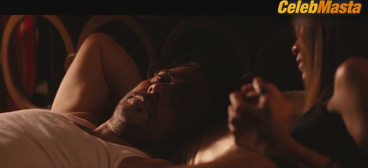 Zoe Saldana Underwear Scene From The Losers - Photo 1 of 5 photo 2