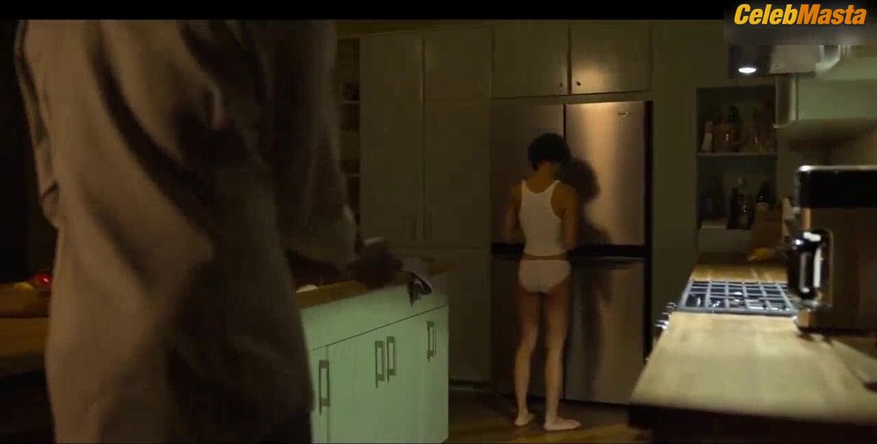 Zoe Kravitz Booty, Boobs Scene In Kimi - Photo 2 of 5 photo 4