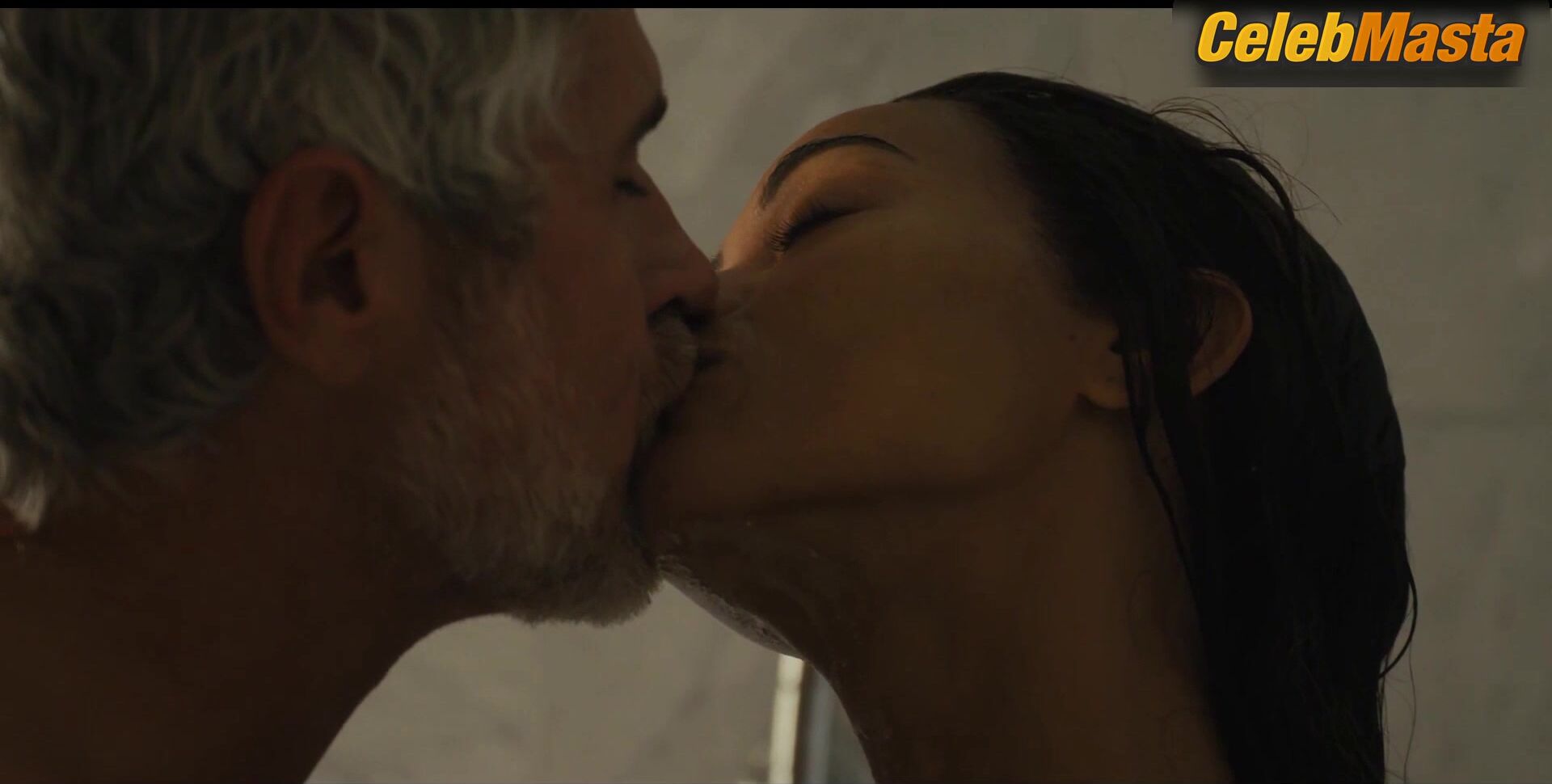 Zoe Saldana Booty Scene From Special Ops Lioness - Photo 2 of 5 photo 4