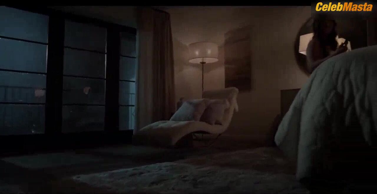 Billie Lourd ’s Sexy Scene From American Horror - Photo 3 of 5 photo 1