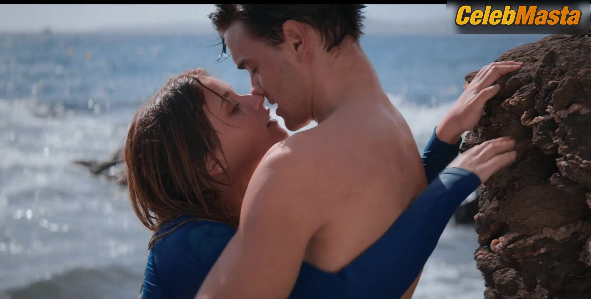 Eva Ruiz Nicole Wallace And Bares Swimsuit Scene In - Photo 3 of 5 photo 5