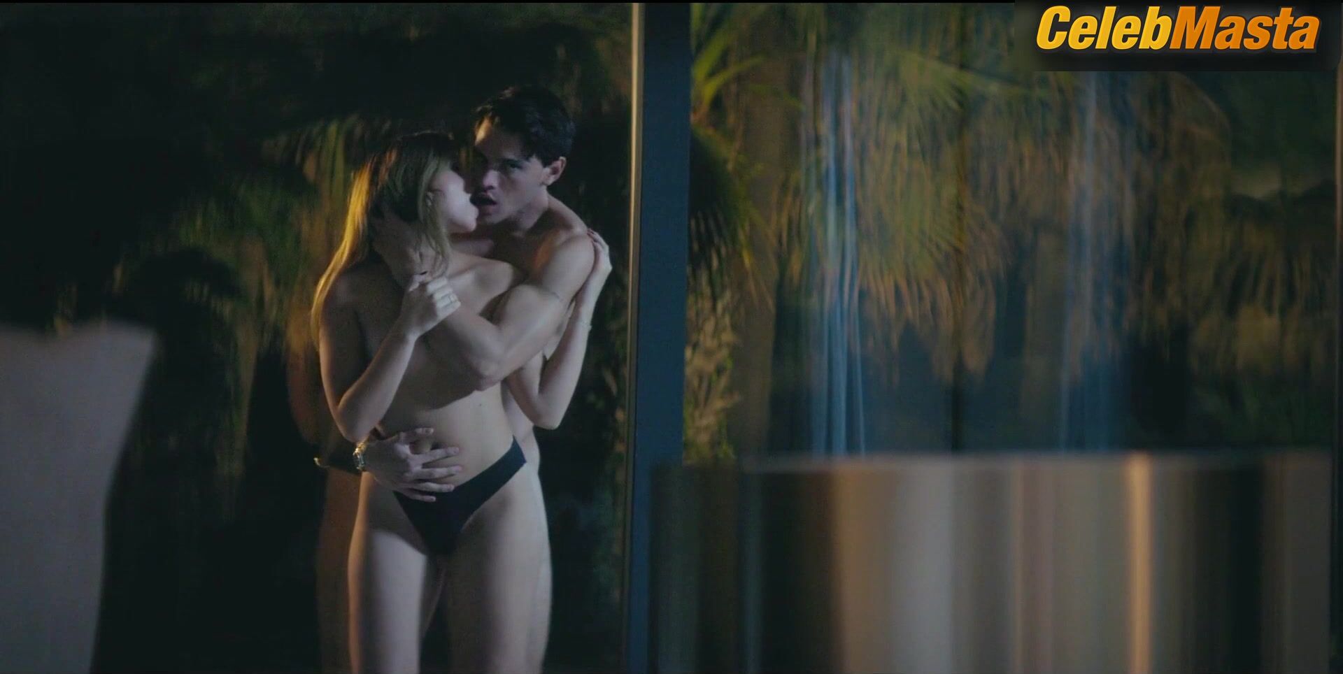 Nicole Wallace Booty And Underwear Scene In Our Fault - Photo 2 of 5 photo 5