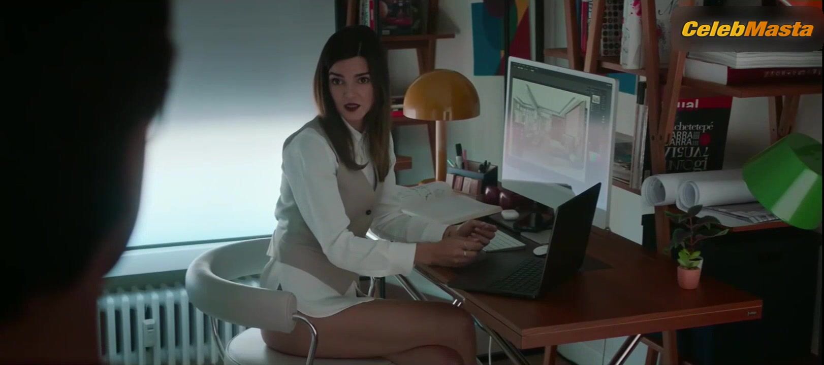 Clara Lago ’s Underwear Scene From Un Lio De - Photo 1 of 5 photo 4
