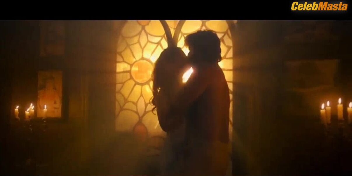 Avika Gor Sexy Scene From 1920 Horrors Of The Heart - Photo 2 of 5 photo 5