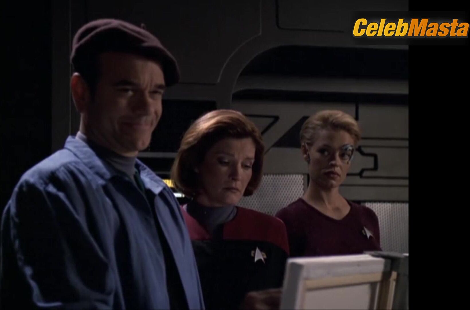 Jeri Ryan Flaunts Body Double Scene In Star Trek - Photo 2 of 5 photo 5