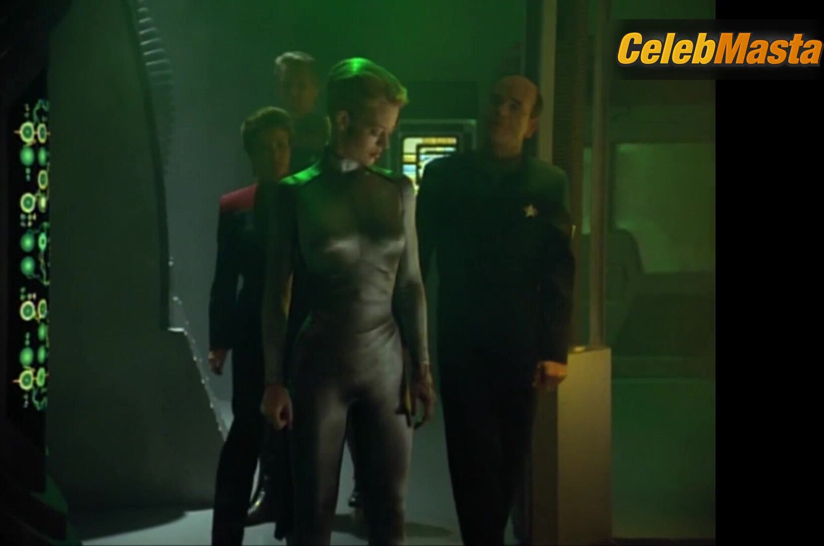 Jeri Ryan Reveals Sexy Scene In Star Trek Voyager - Photo 2 of 5