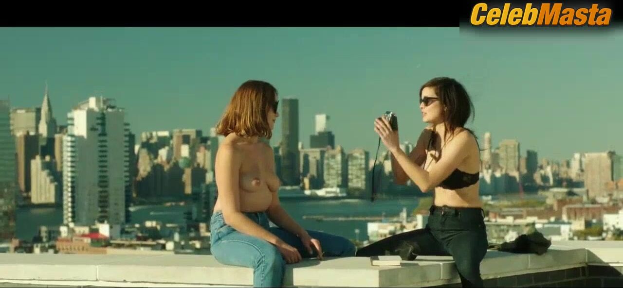 Lina Esco And Lola Kirke’s Boobs Scene In Free - Photo 5 of 5 photo 4