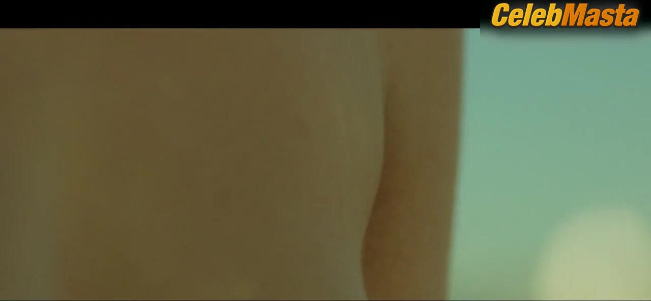 Lina Esco And Lola Kirke’s Boobs Scene In Free - Photo 5 of 5