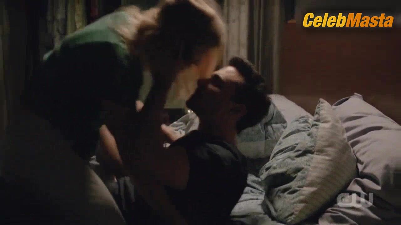 Rose Mciver Underwear Scene In Izombie Show - Photo 2 of 5 photo 4