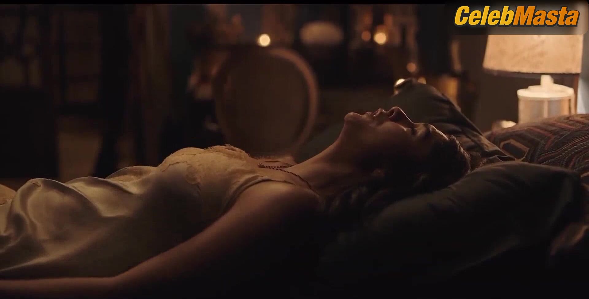Mrunal Thakur Tits And Thong Scene From Ghost Stories - Photo 1 of 5 photo 4