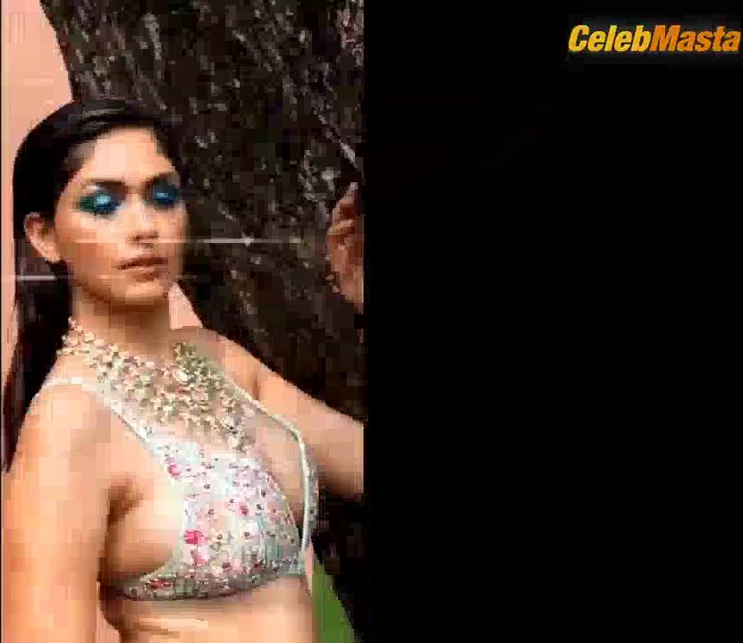 Mrunal Thakur Tits And Underwear Scene From Photoshoot - Photo 1 of 5