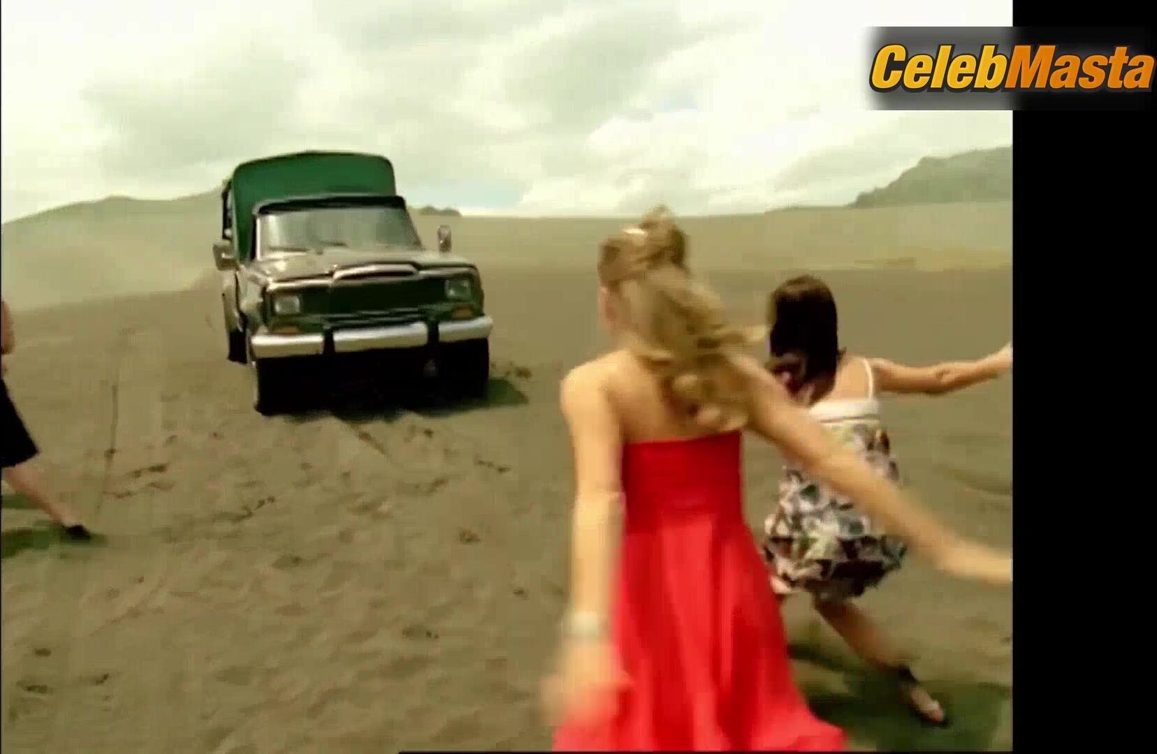 Rose Mciver Shows Off Sexy Scene In Power Rangers R.p.m - Photo 2 of 5