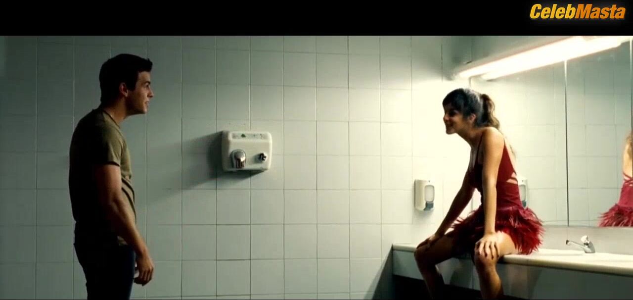 Clara Lago Tits Scene From I Want You - Photo 1 of 5 photo 4