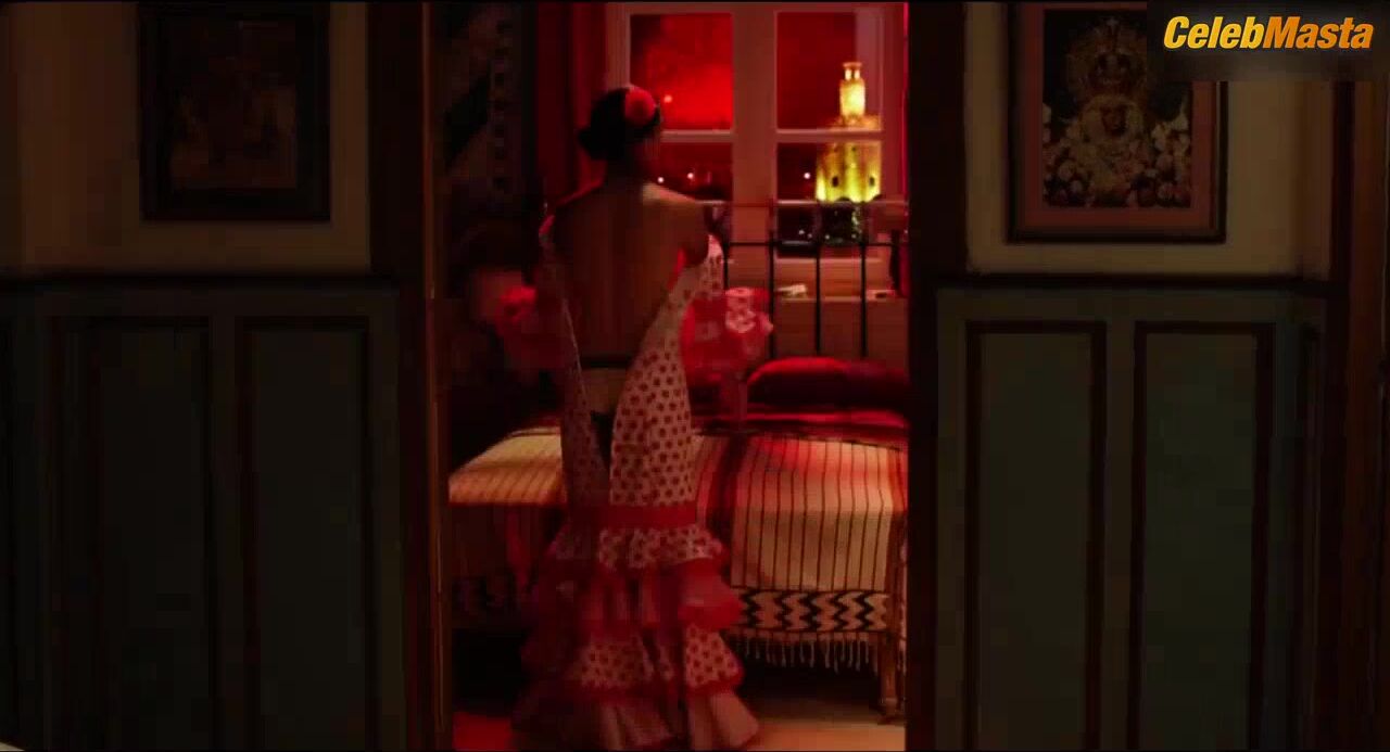 Clara Lago Tits Scene From Spanish Affair - Photo 1 of 5