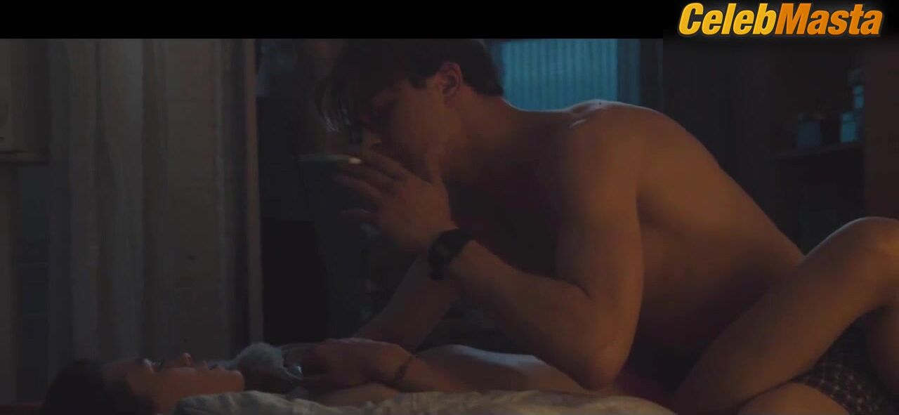 Astrid Berges-frisbey Tits, Underwear Scene From I Origins - Photo 2 of 5 photo 5
