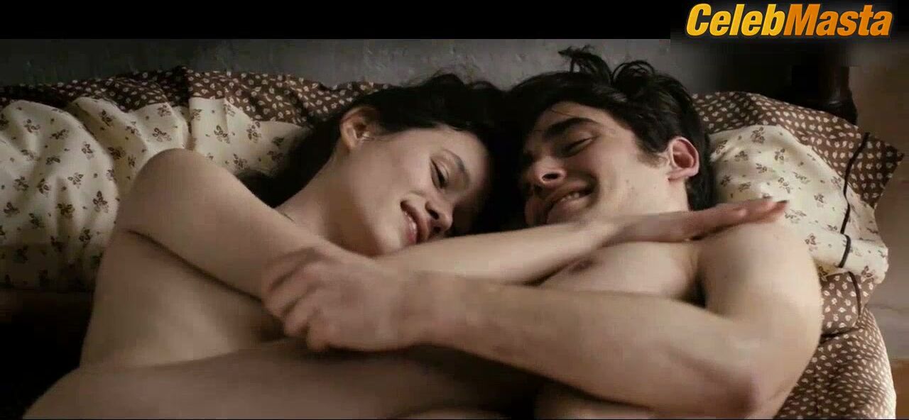 Astrid Berges-frisbey Ass, Tits Scene In The Sex Of The Angels - Photo 1 of 5