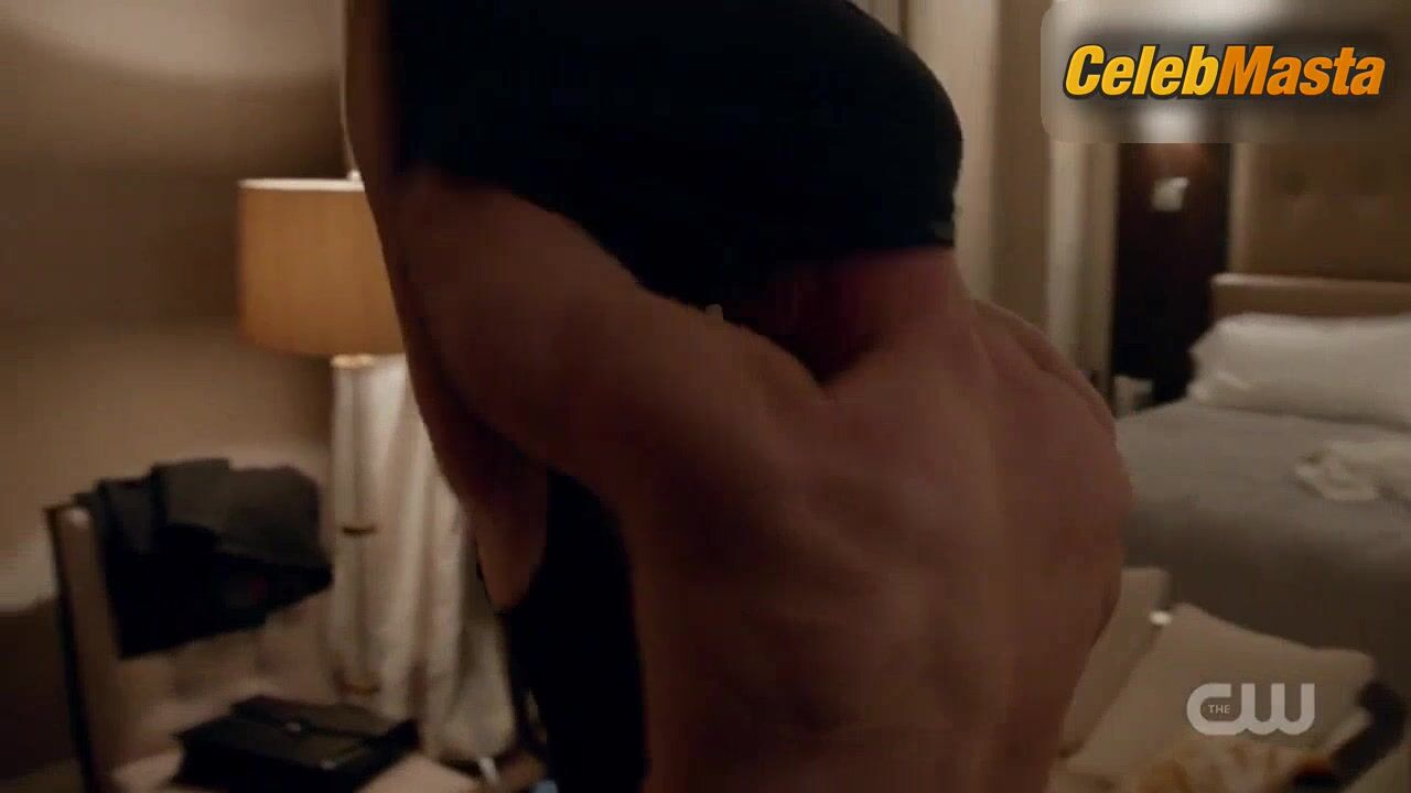 Rose Mciver ’s Underwear Scene In Izombie - Photo 3 of 5 photo 2
