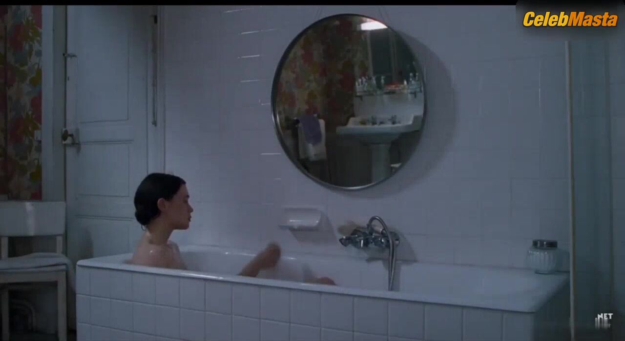 Astrid Berges-frisbey ’s Sexy Scene From The Other - Photo 1 of 5 photo 4