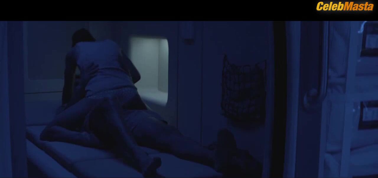 Clara Lago Sexy Scene From Orbita 9 - Photo 1 of 5 photo 5