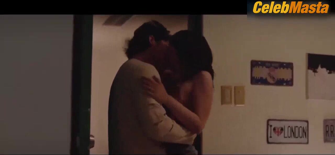 Ada Hermosa ’s Boobs Scene In Happy Ending - Photo 1 of 5