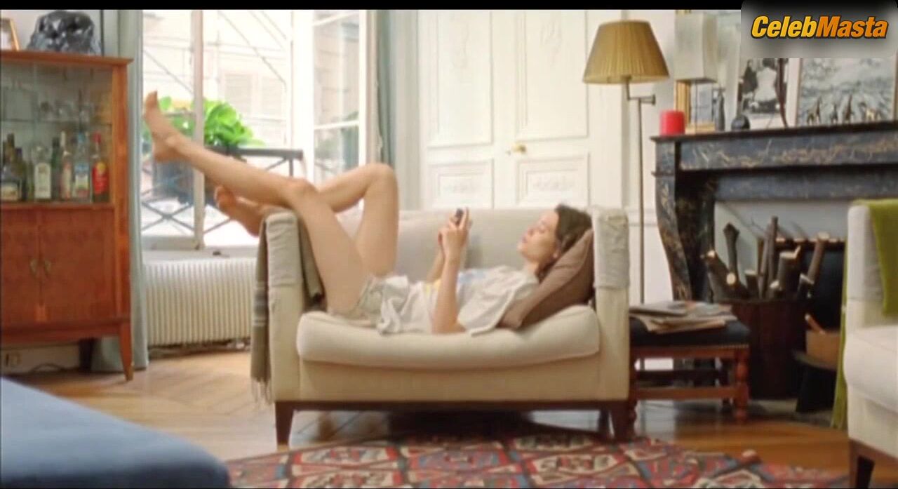 Astrid Berges-frisbey Tits Scene From Juliette - Photo 5 of 5 photo 1