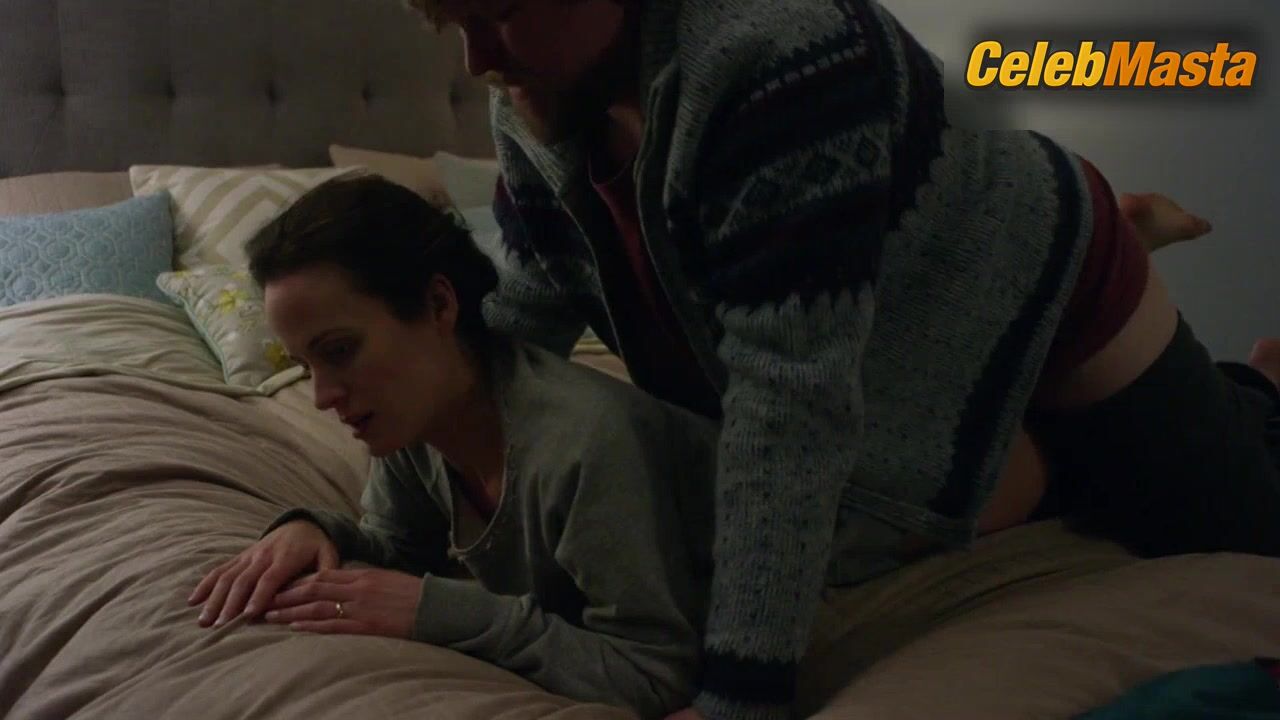 Elizabeth Reaser Bares Naked Scene In Easy - Photo 3 of 5 photo 2